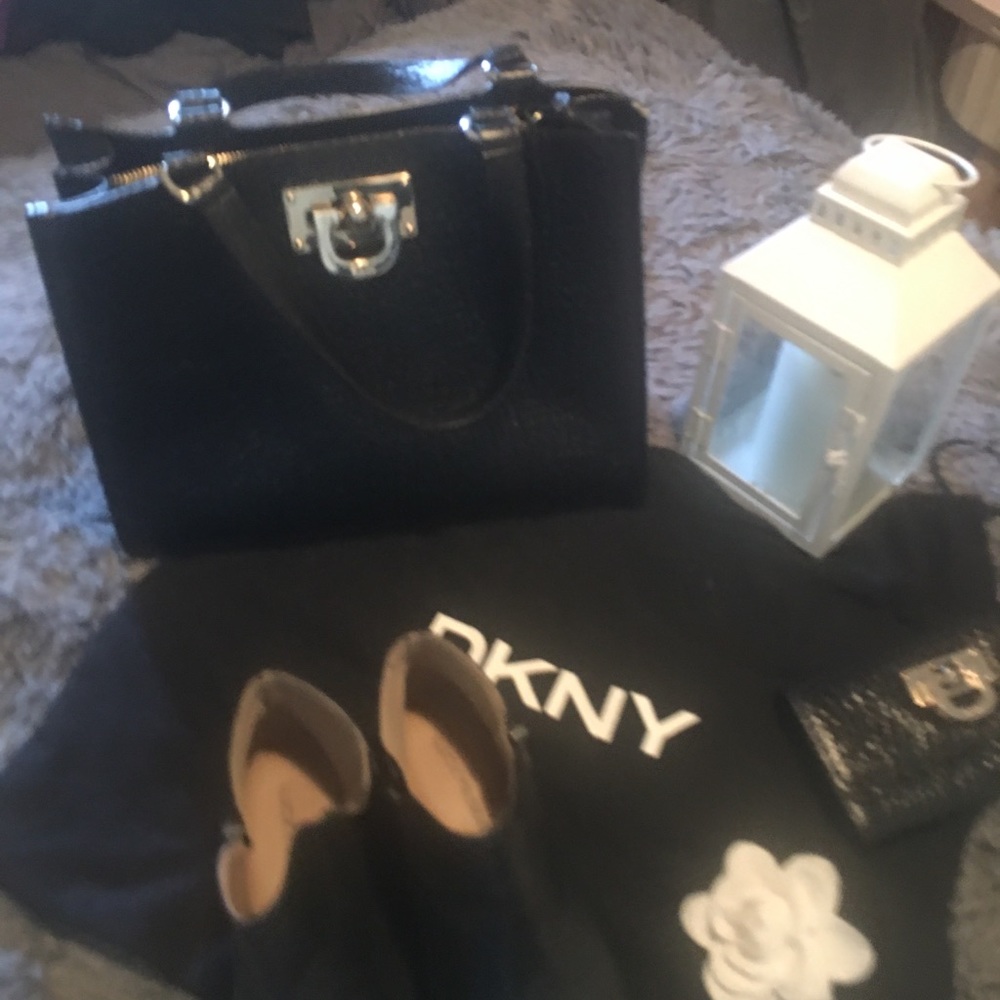 Gu DKNY black leather tote with wallet